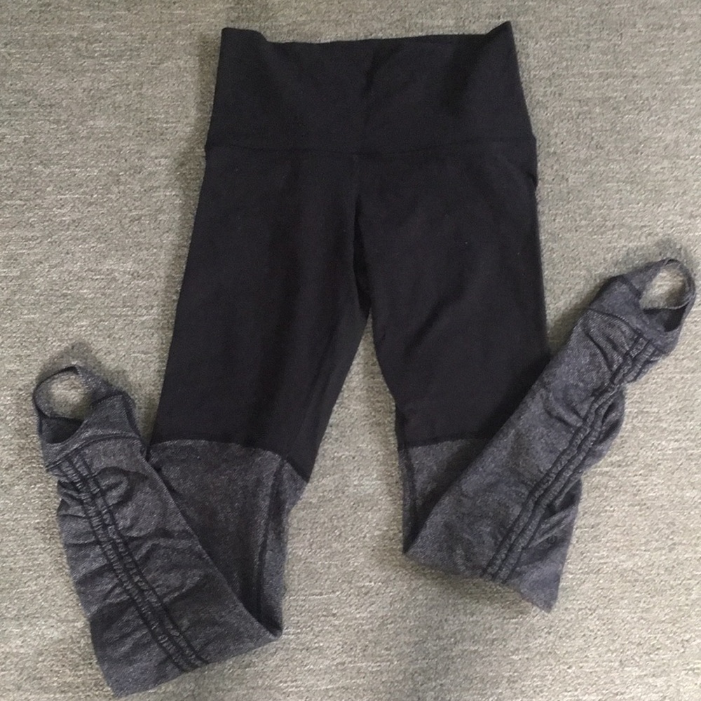 Black lululemon high waisted size 8 leggings.